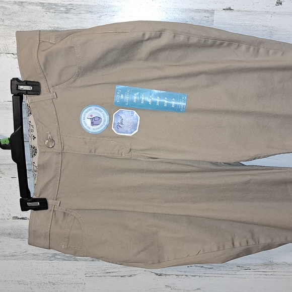 1109 Lee Riders Stretch No-Gap Waistband Pants - Picture 2 of 7